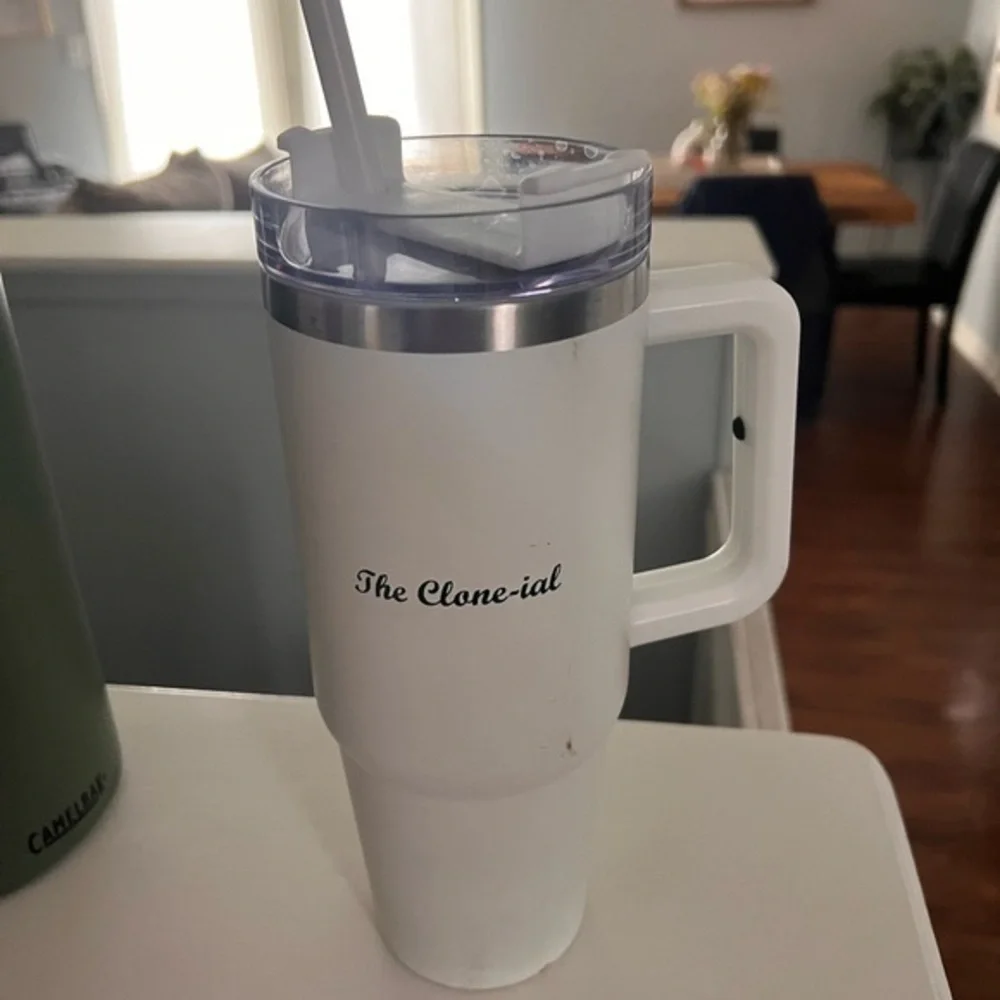 The Cloneial Golf Course White Travel Mug 20oz